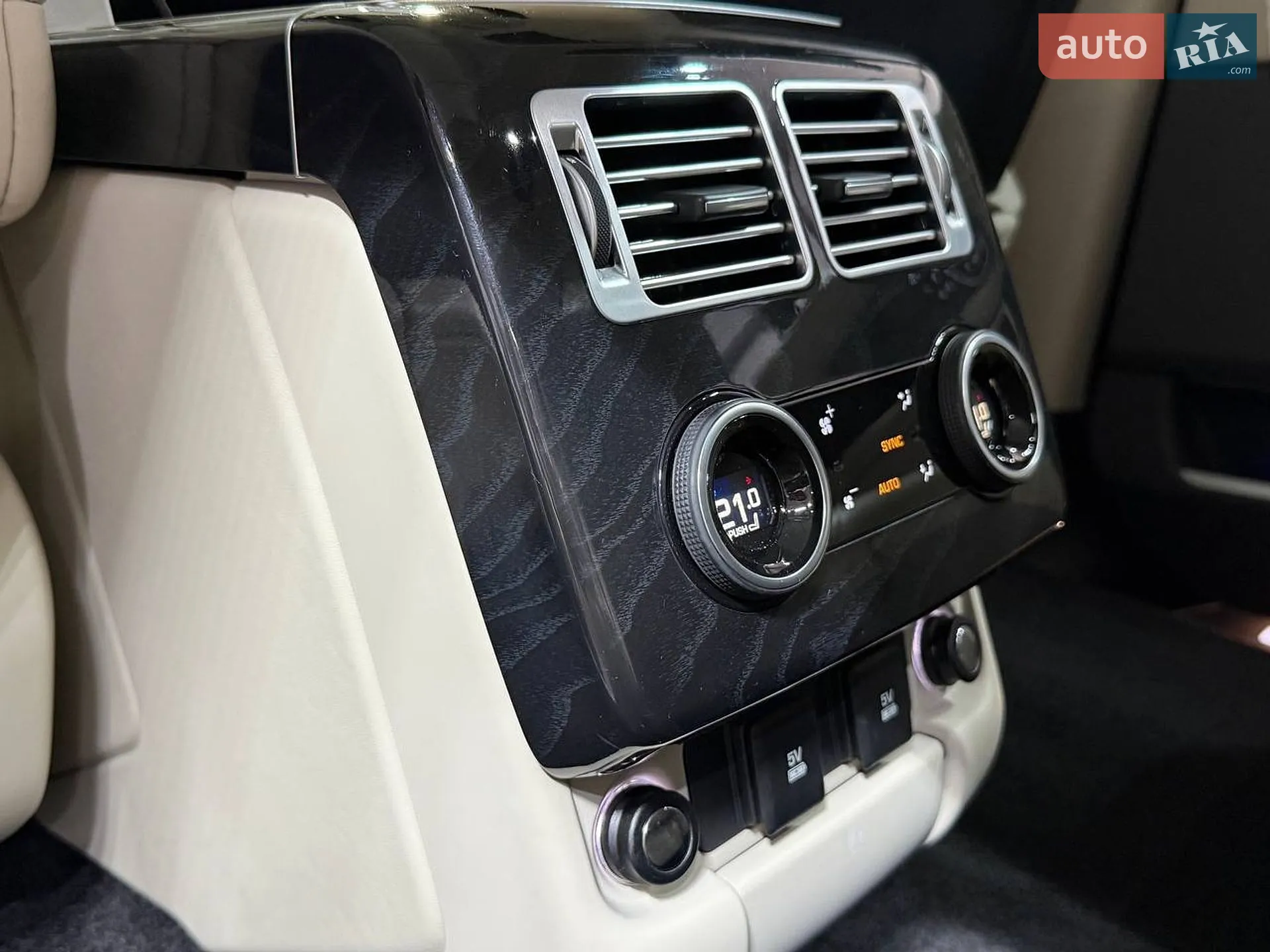 2019 Land Rover Range Rover - мініатюра 20