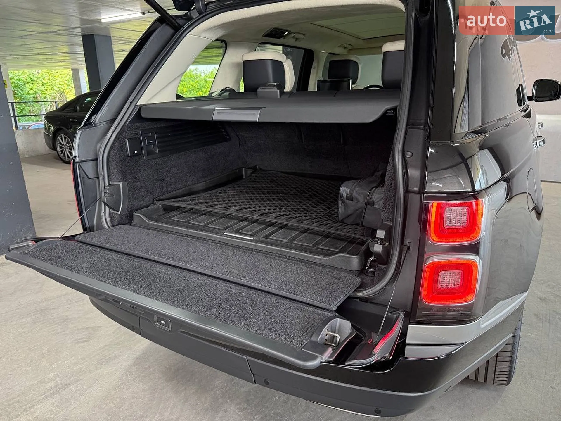 2019 Land Rover Range Rover - мініатюра 23