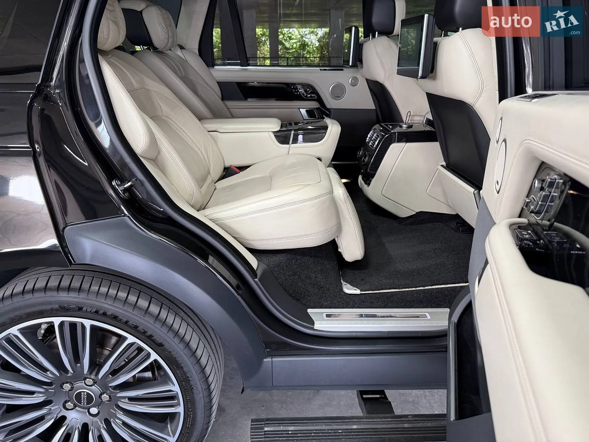 2019 Land Rover Range Rover - мініатюра 26