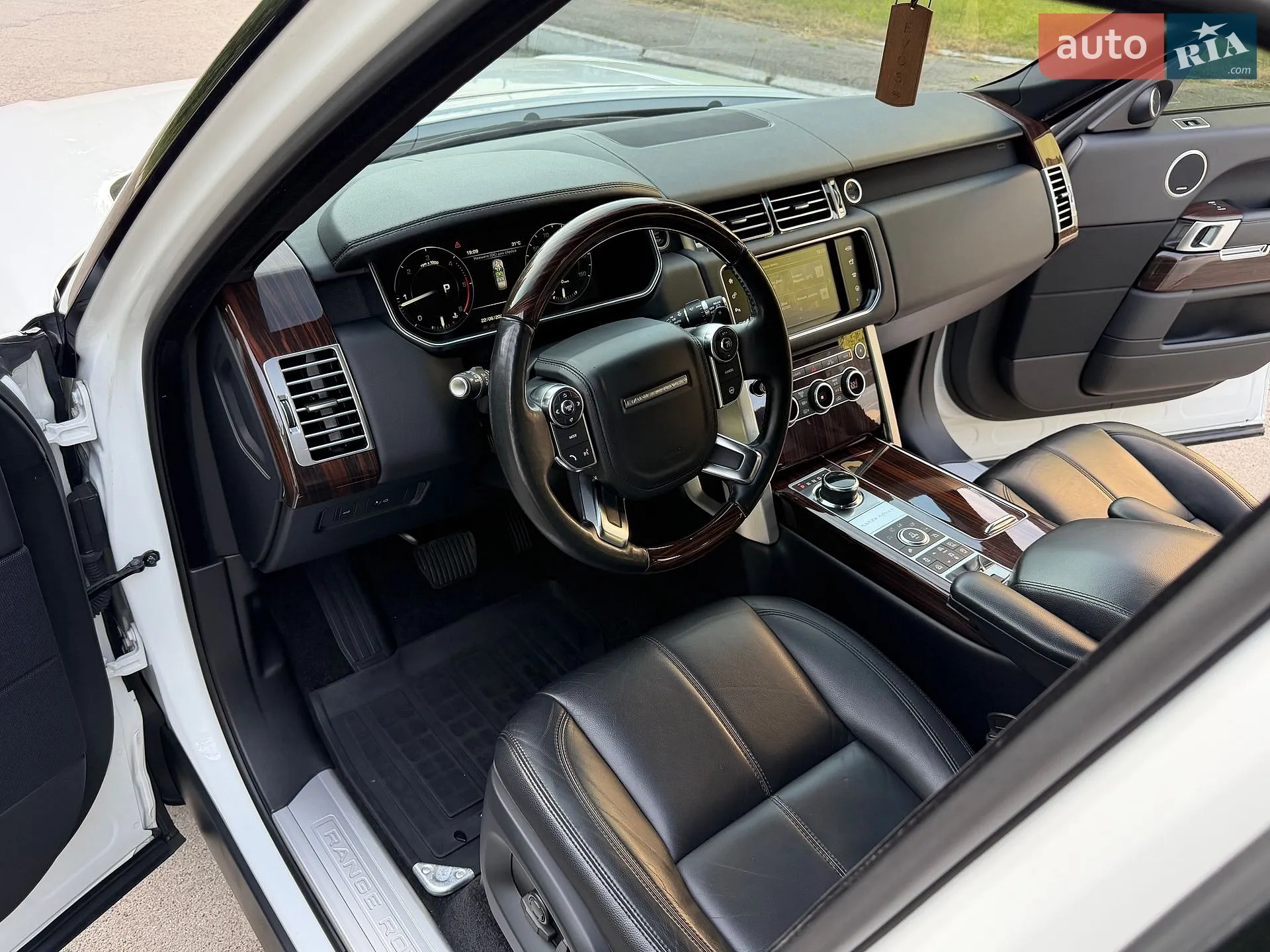 2016 Land Rover Range Rover - мініатюра 32