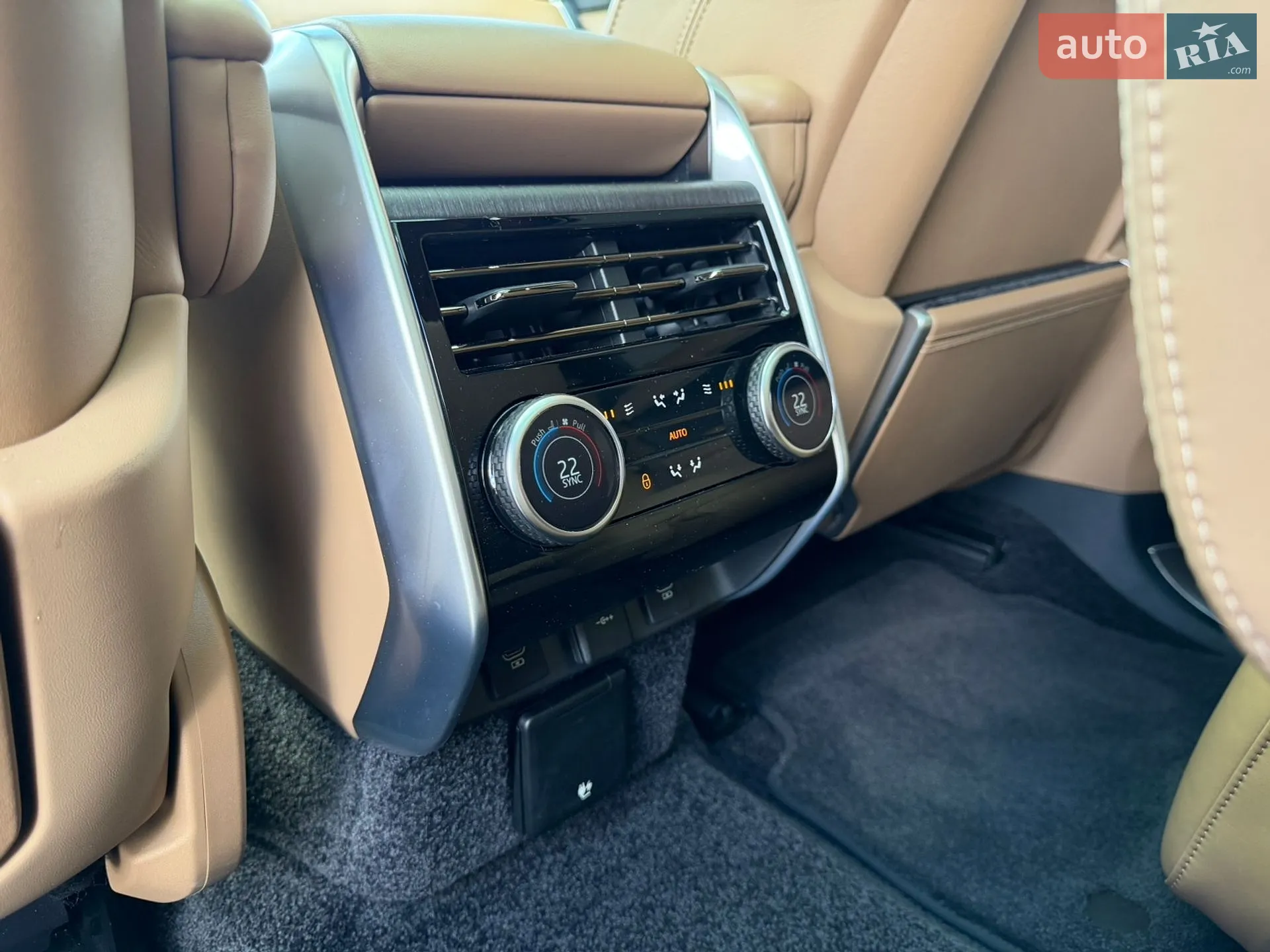 2025 Land Rover Range Rover - мініатюра 27