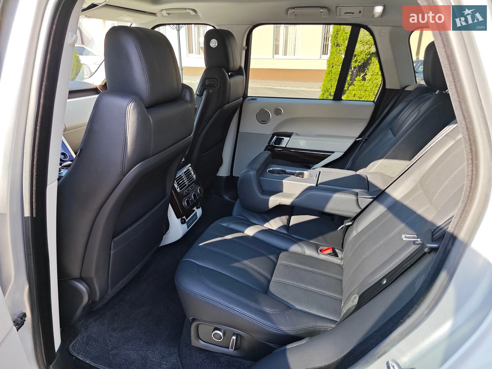 2017 Land Rover Range Rover - мініатюра 12