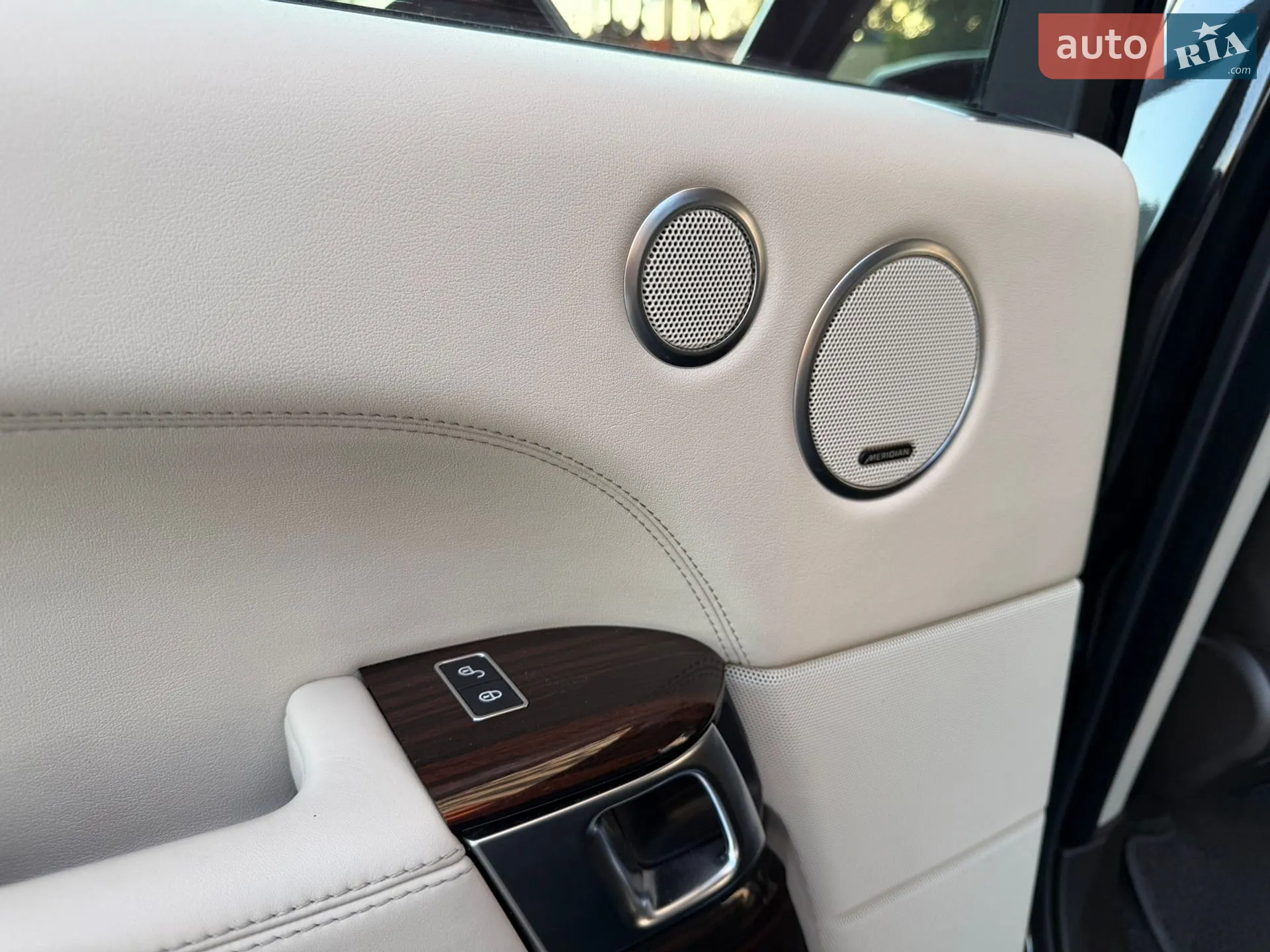 2016 Land Rover Range Rover - мініатюра 22