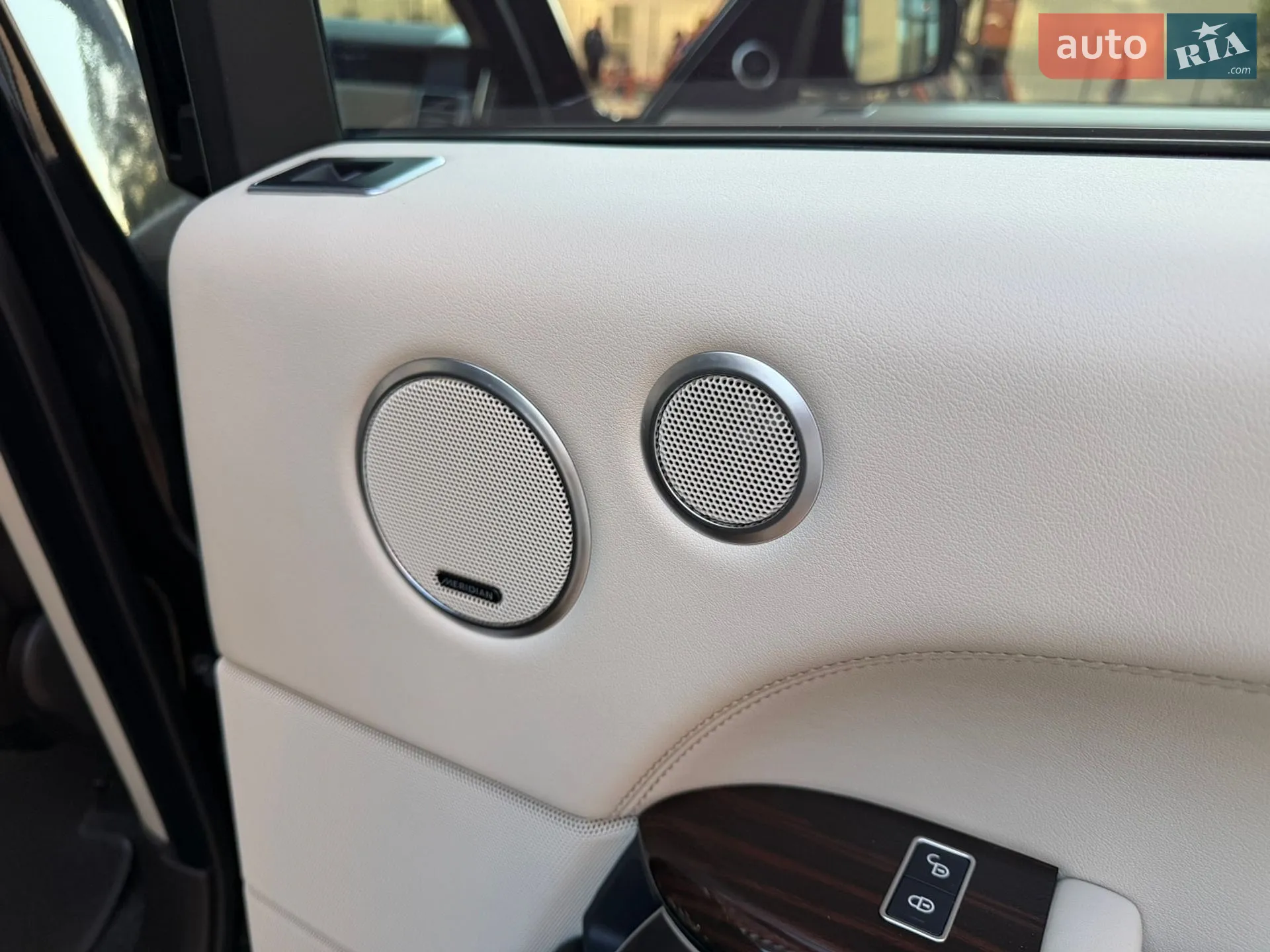 2016 Land Rover Range Rover - мініатюра 27