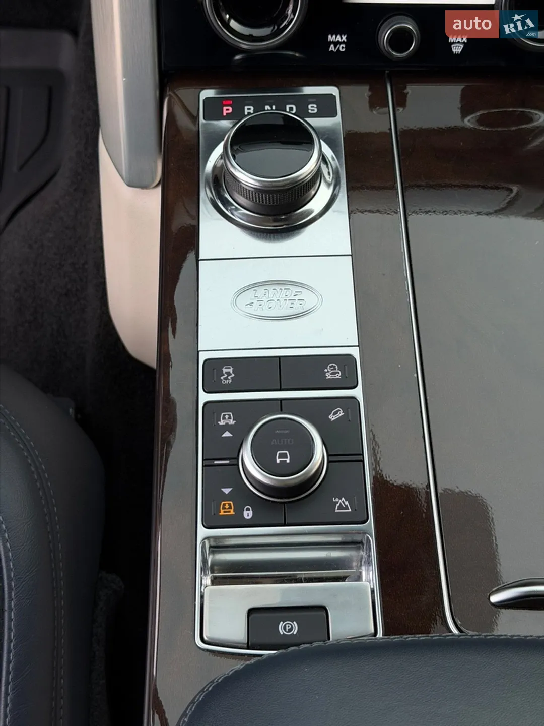 2018 Land Rover Range Rover - мініатюра 25