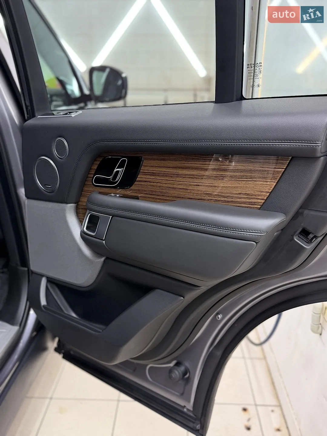 2019 Land Rover Range Rover - мініатюра 31