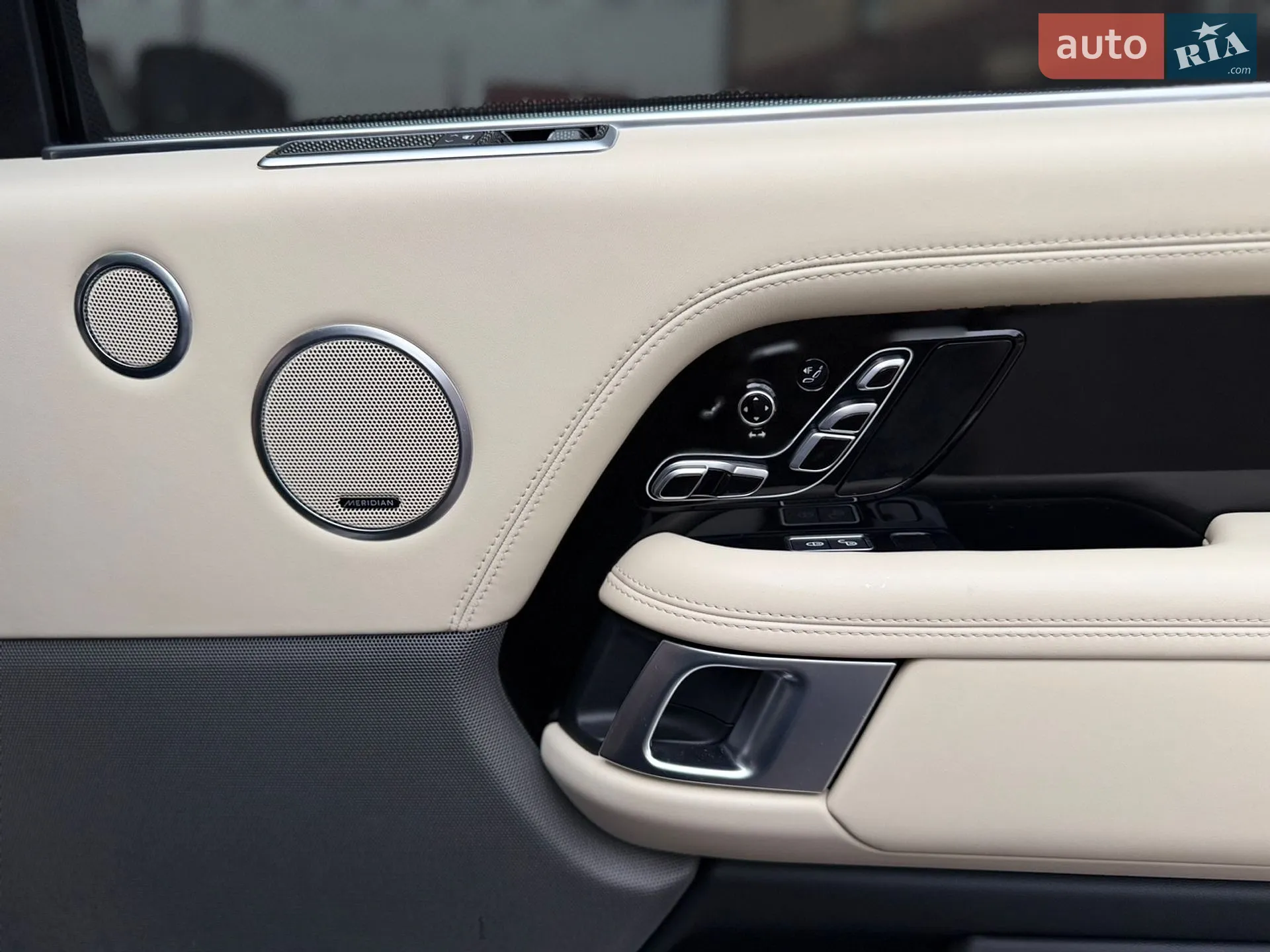 2019 Land Rover Range Rover - мініатюра 18