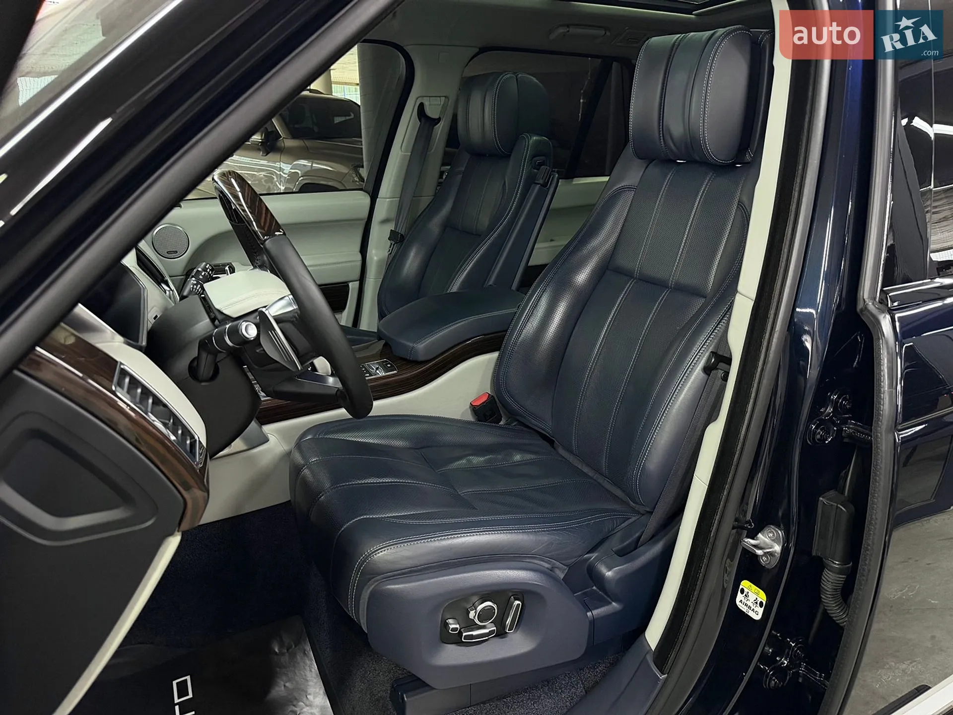 2016 Land Rover Range Rover - мініатюра 22