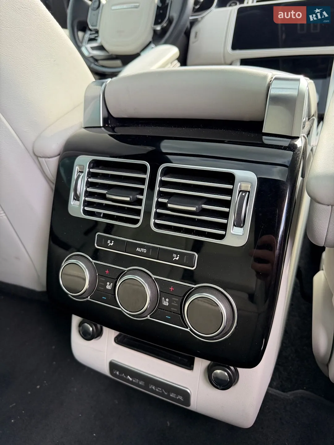 2015 Land Rover Range Rover - мініатюра 21