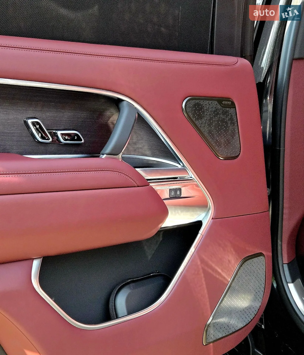 2025 Land Rover Range Rover - мініатюра 22