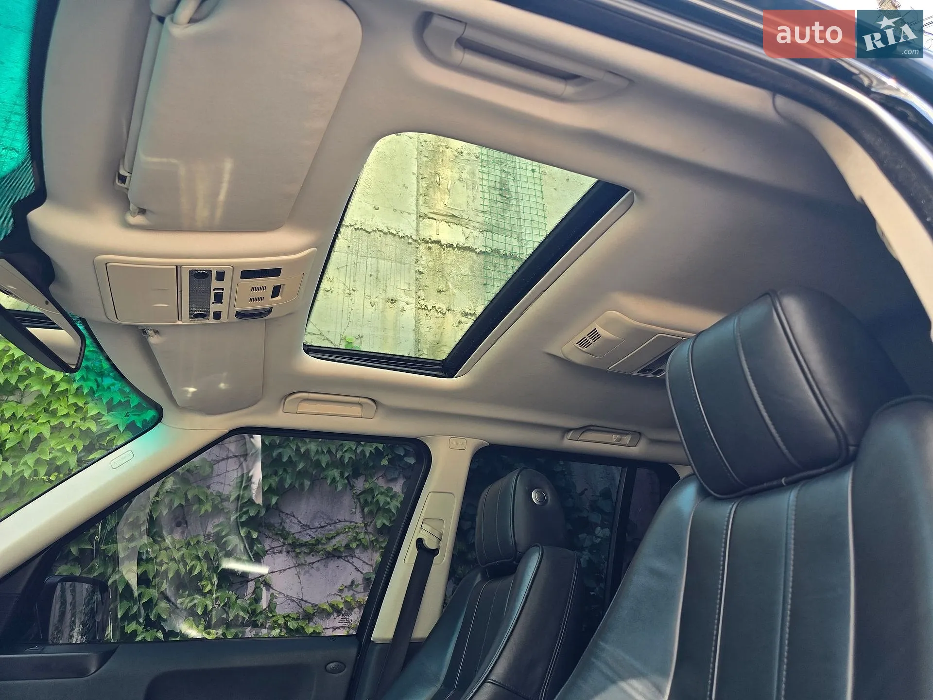 2010 Land Rover Range Rover - мініатюра 33