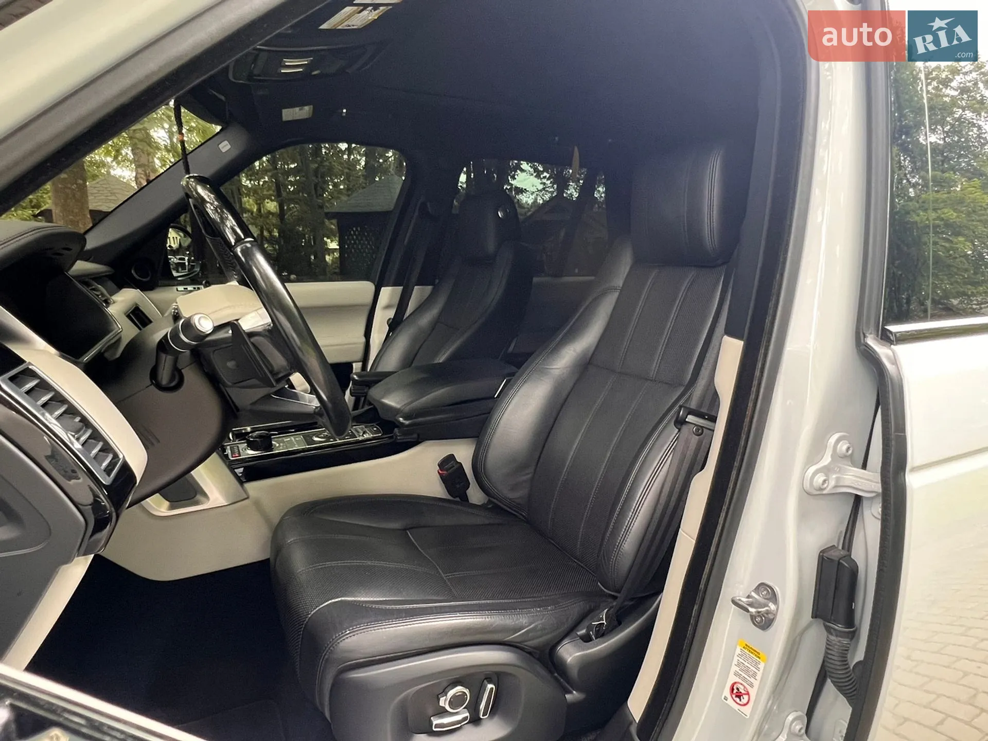 2016 Land Rover Range Rover - мініатюра 23
