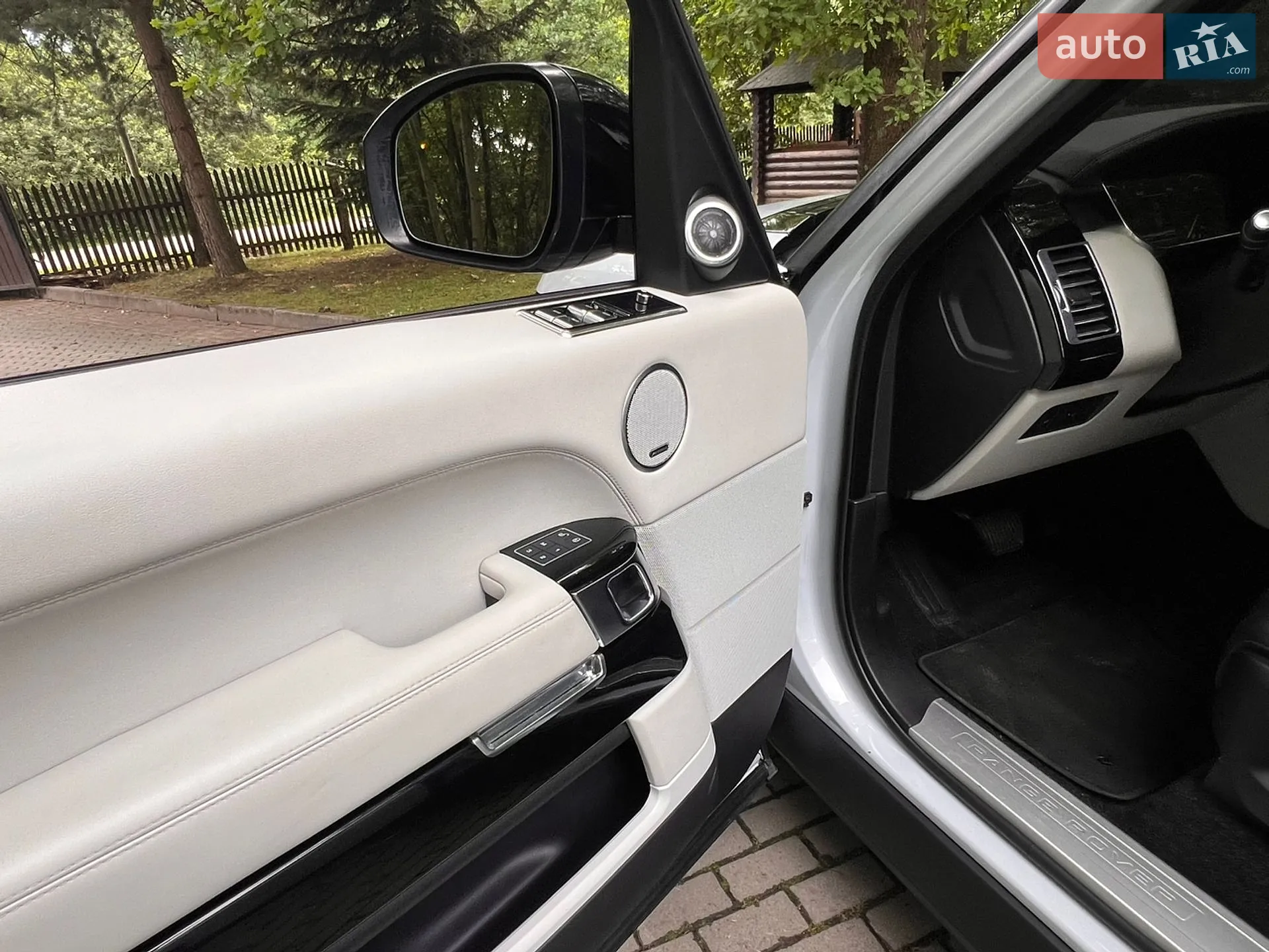 2016 Land Rover Range Rover - мініатюра 28