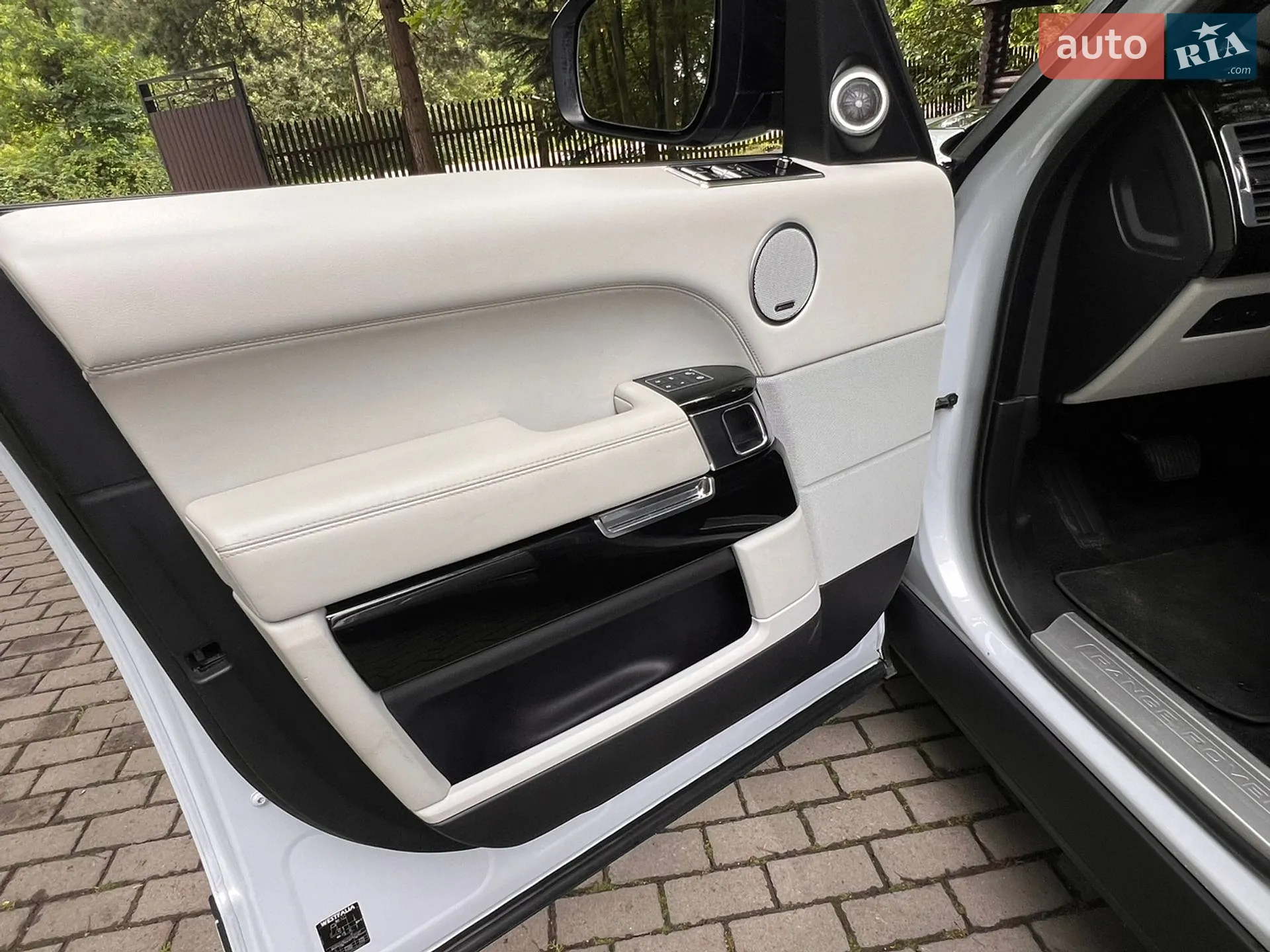 2016 Land Rover Range Rover - мініатюра 33