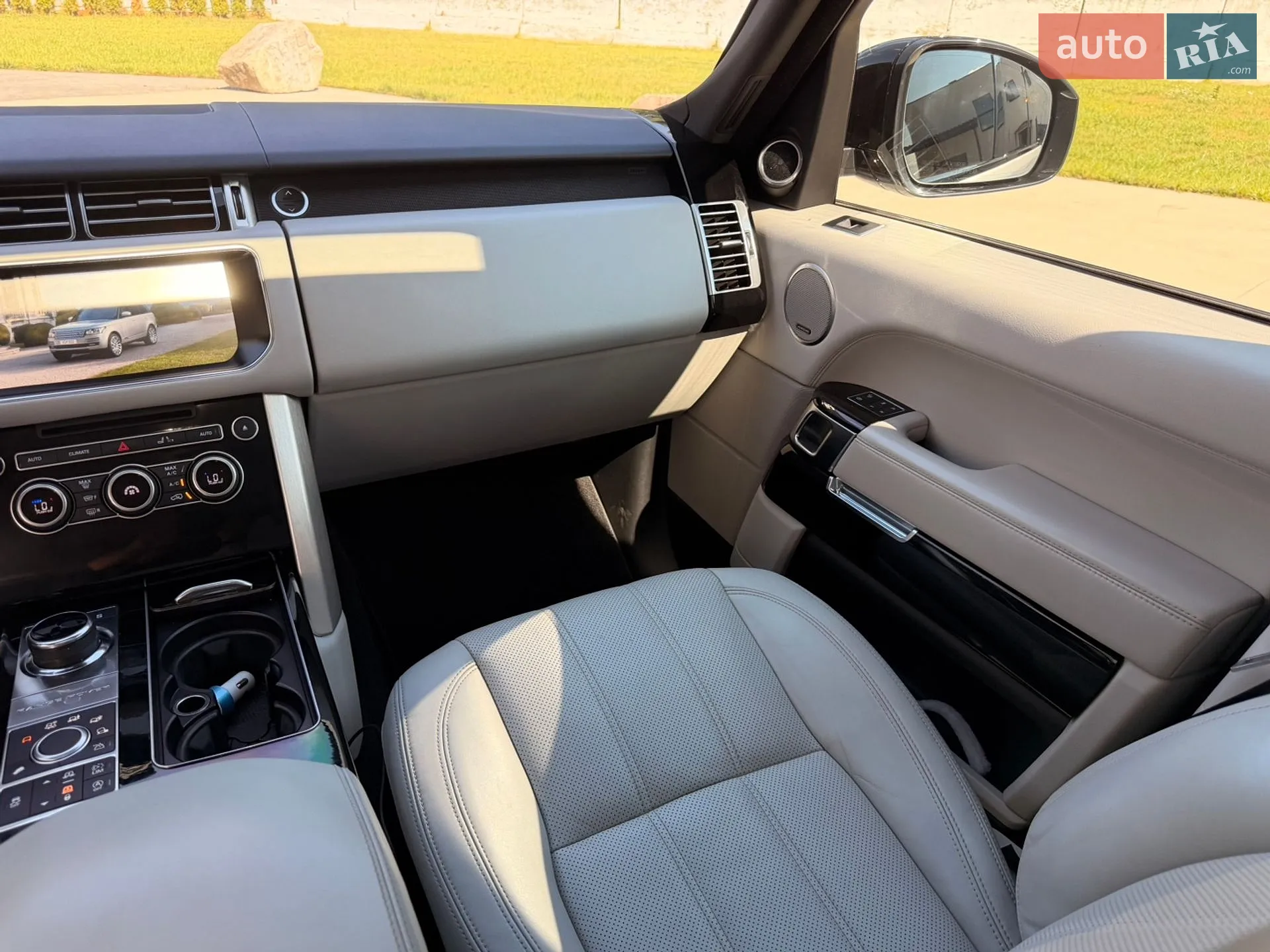 2017 Land Rover Range Rover - мініатюра 18