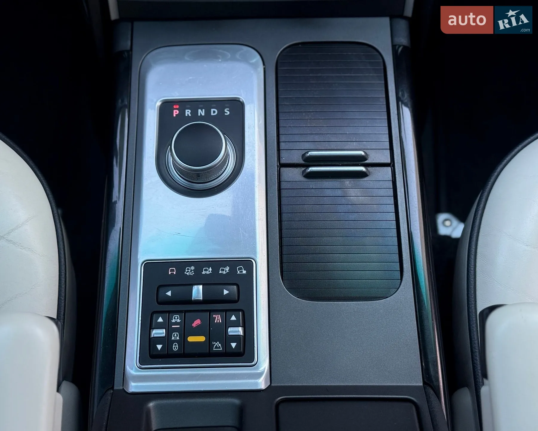 2011 Land Rover Range Rover - мініатюра 24