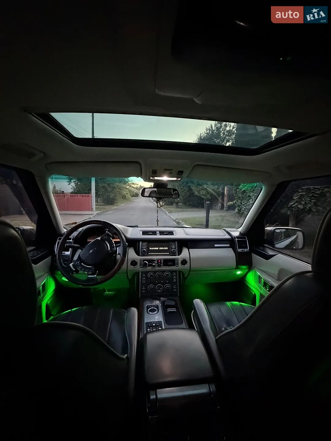 2011 Land Rover Range Rover - мініатюра 16