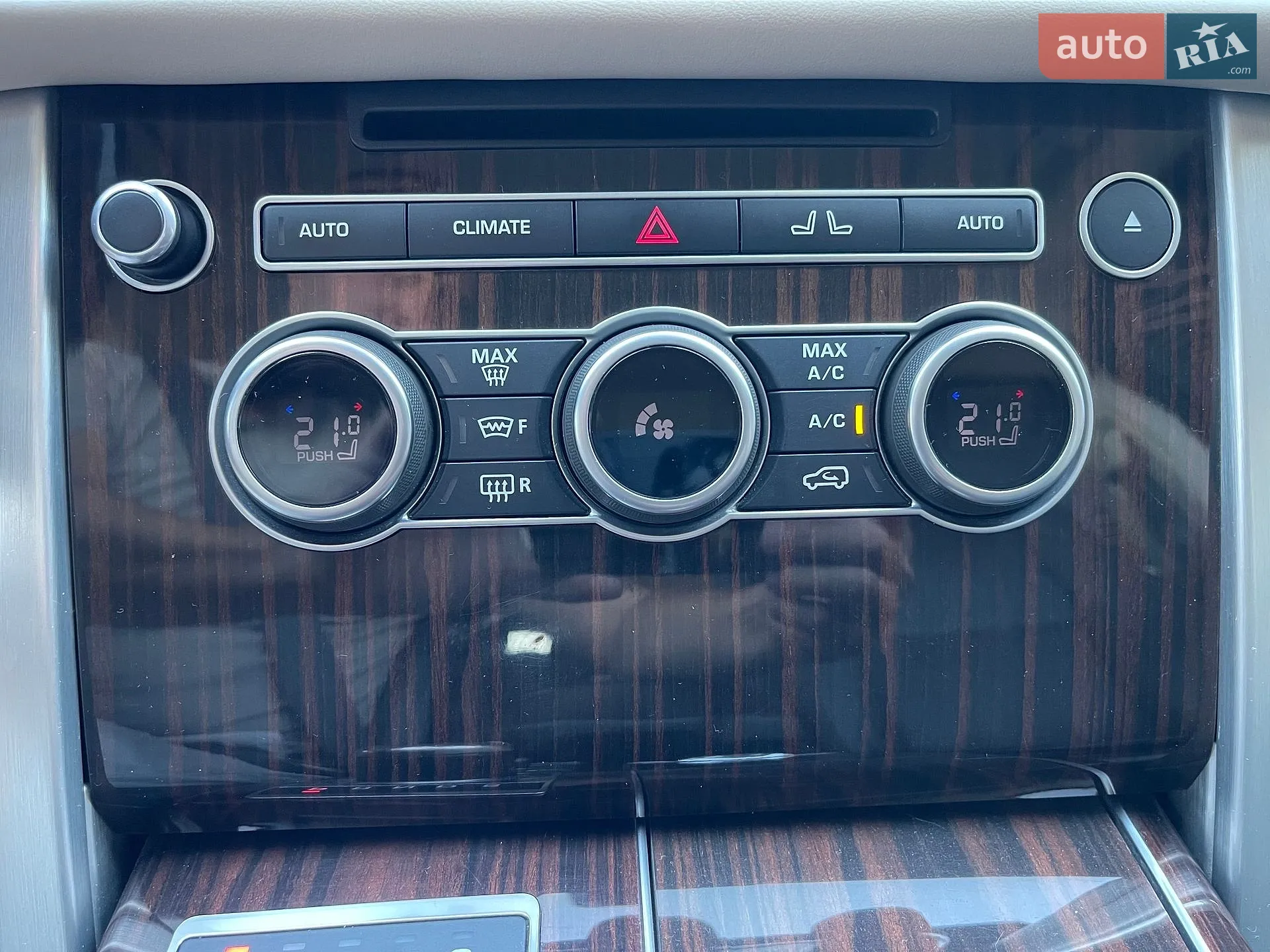 2016 Land Rover Range Rover - мініатюра 28