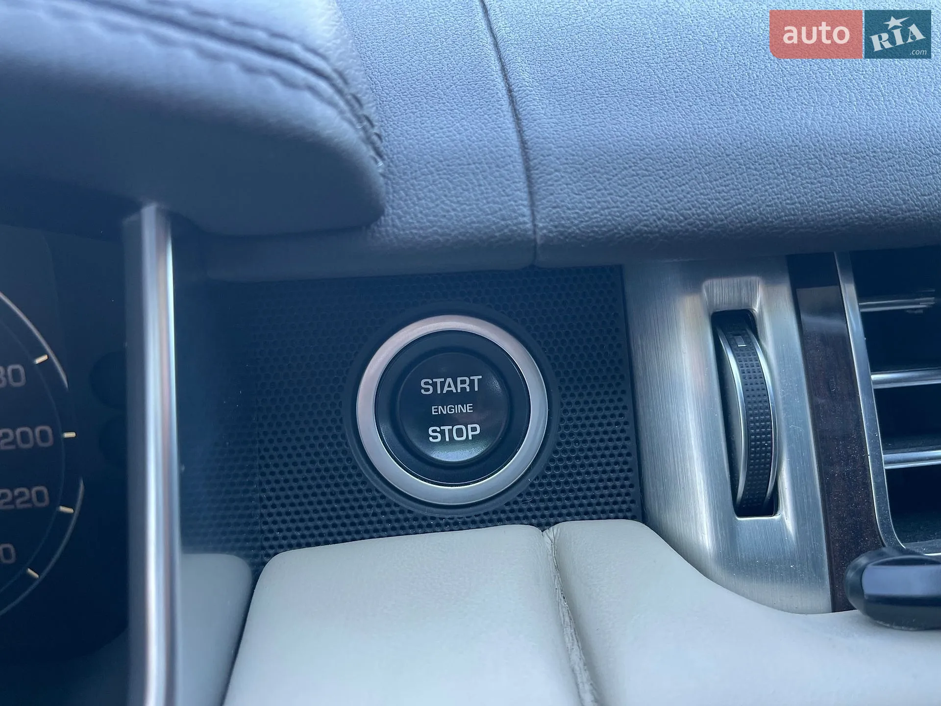2016 Land Rover Range Rover - мініатюра 30