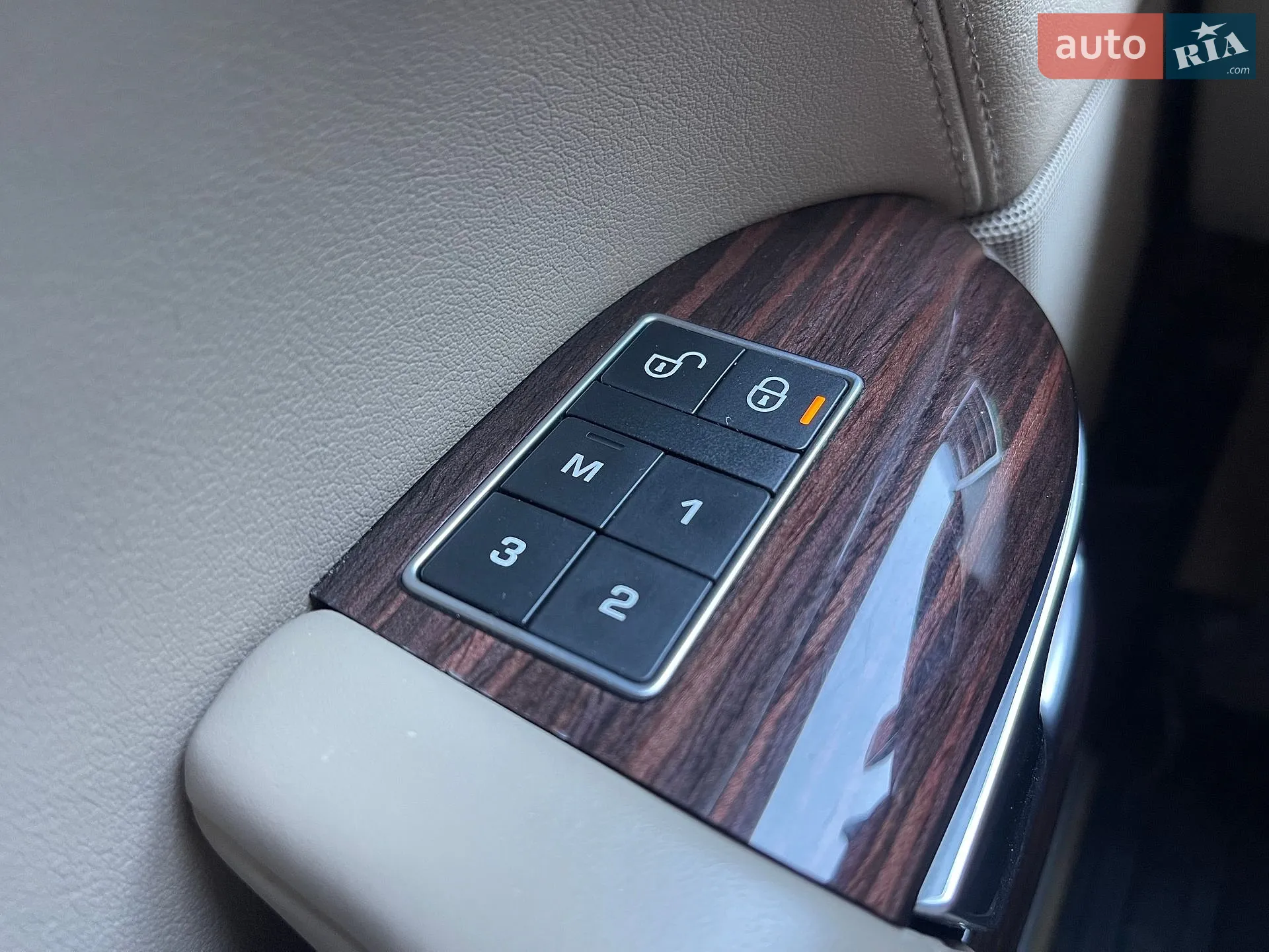 2016 Land Rover Range Rover - мініатюра 31
