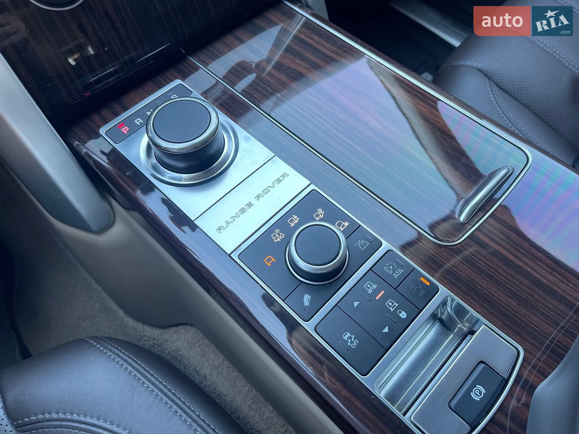 2016 Land Rover Range Rover - мініатюра 33