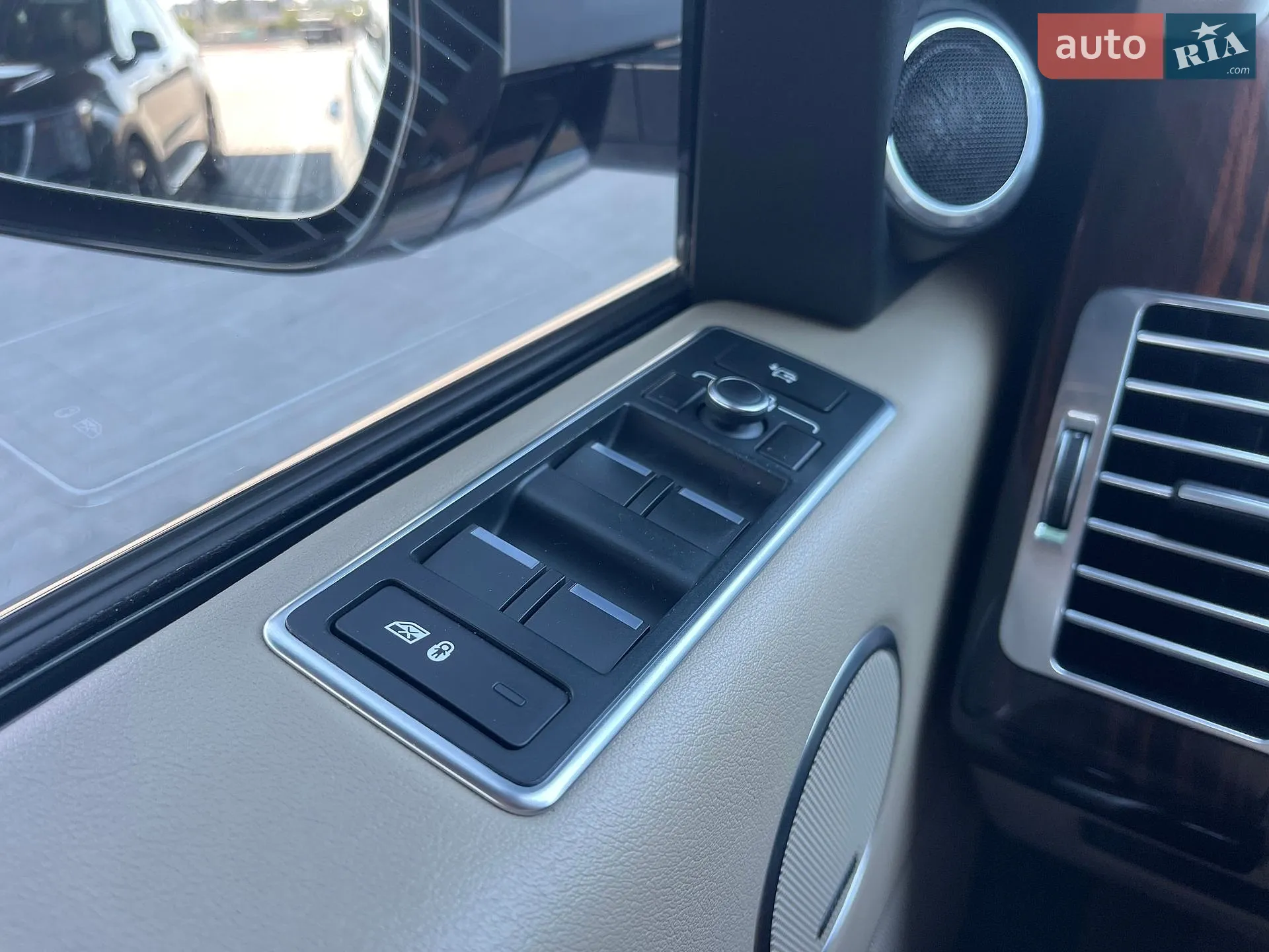 2016 Land Rover Range Rover - мініатюра 36