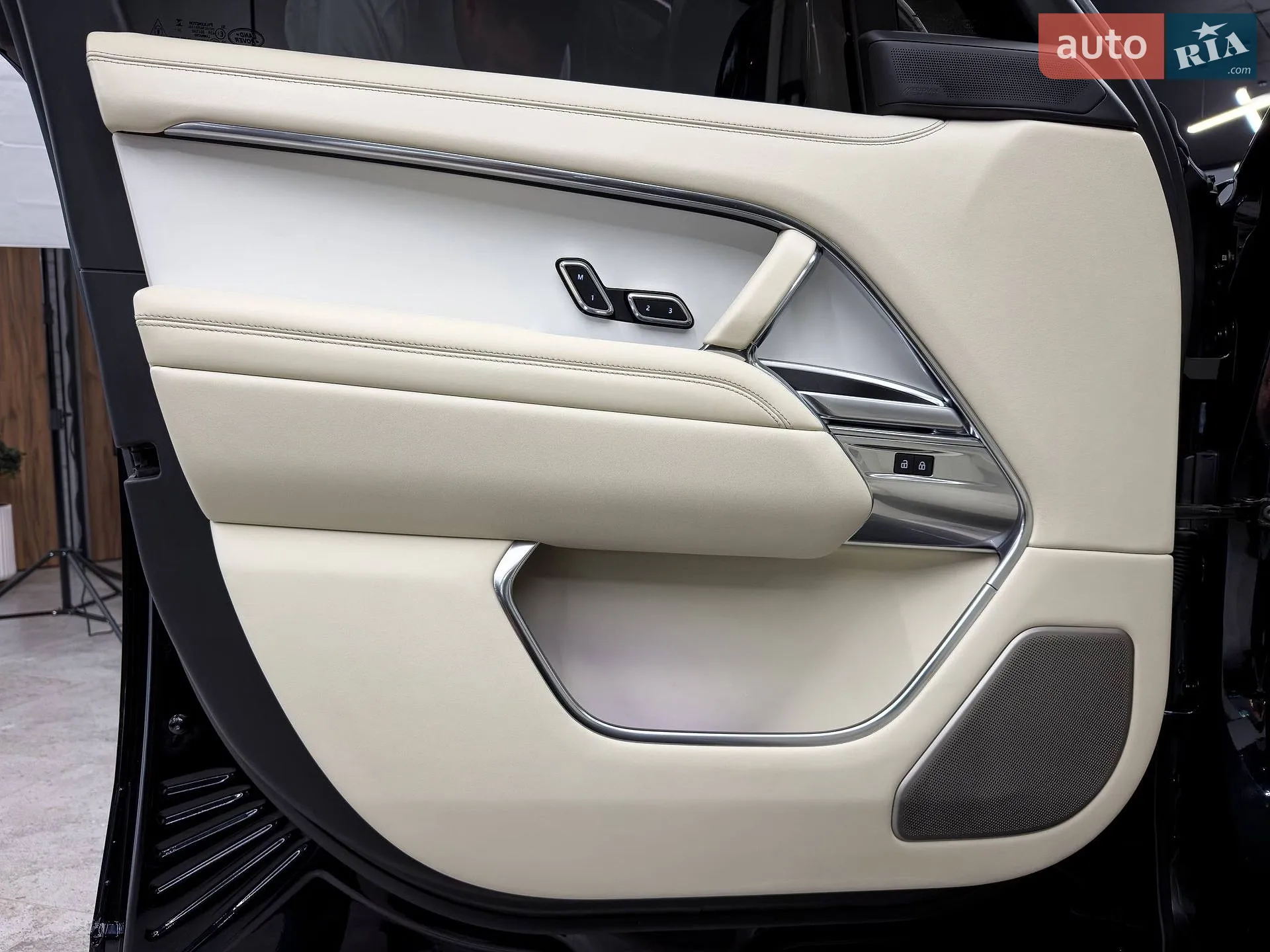 2023 Land Rover Range Rover - мініатюра 18