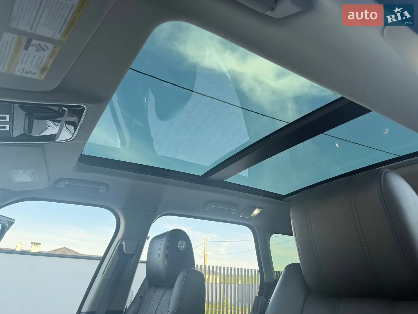 2017 Land Rover Range Rover - мініатюра 12