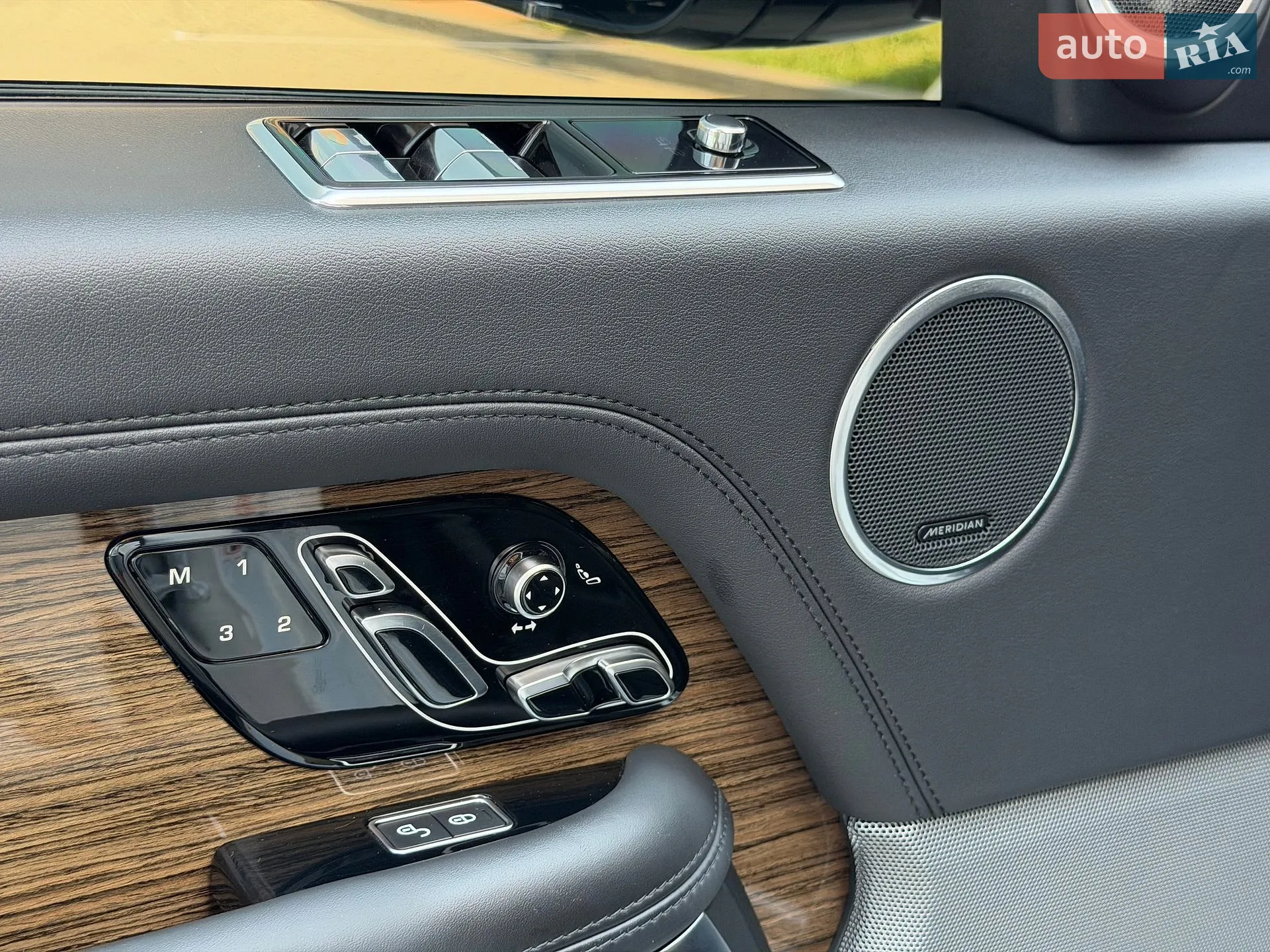 2017 Land Rover Range Rover - мініатюра 41