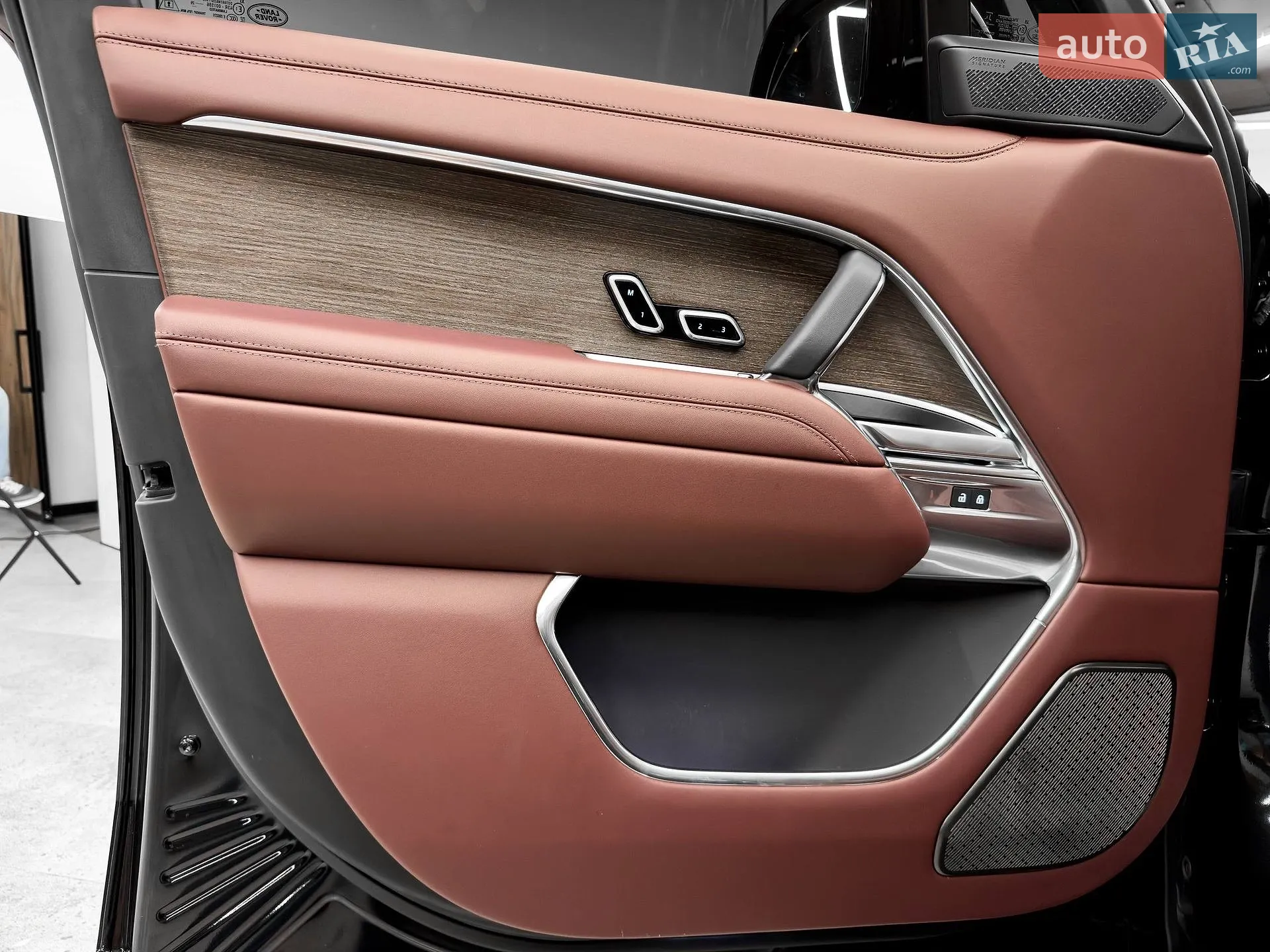 2025 Land Rover Range Rover - мініатюра 21