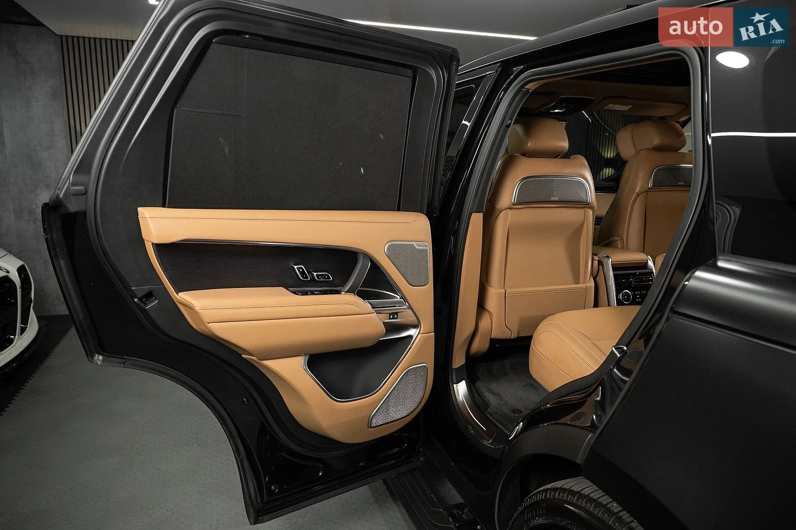 2025 Land Rover Range Rover - мініатюра 27