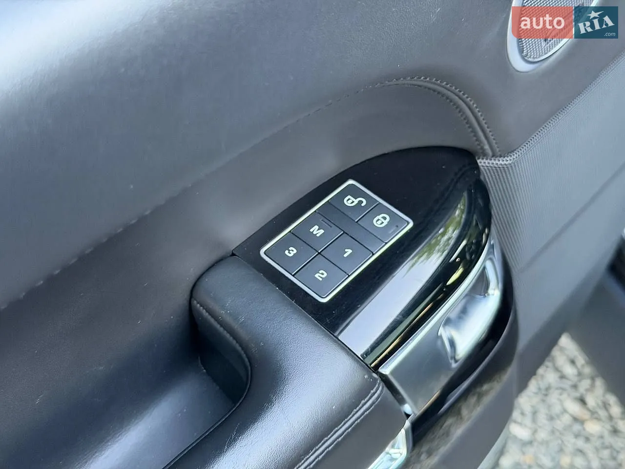 2016 Land Rover Range Rover - мініатюра 32