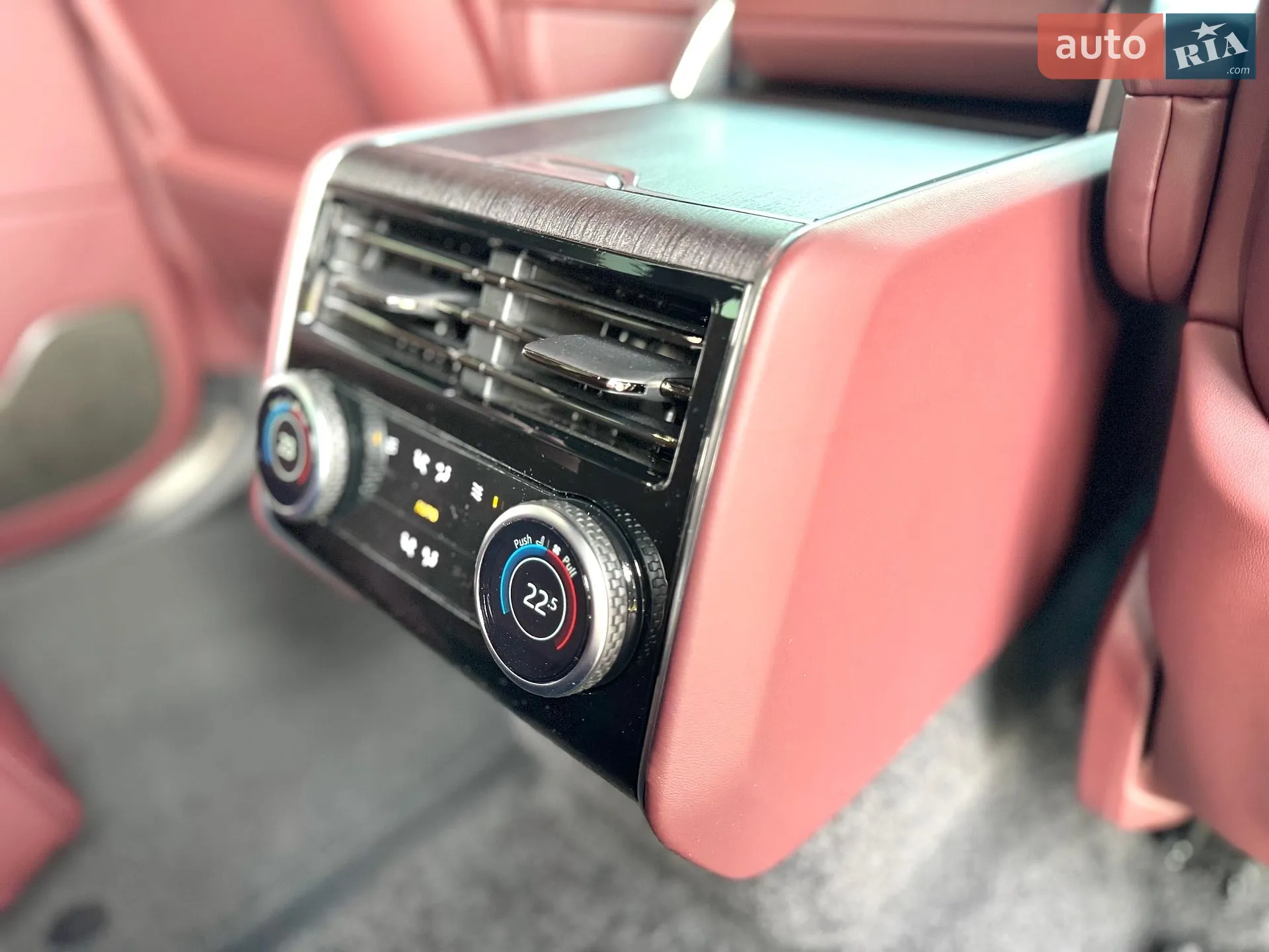 2025 Land Rover Range Rover - мініатюра 35