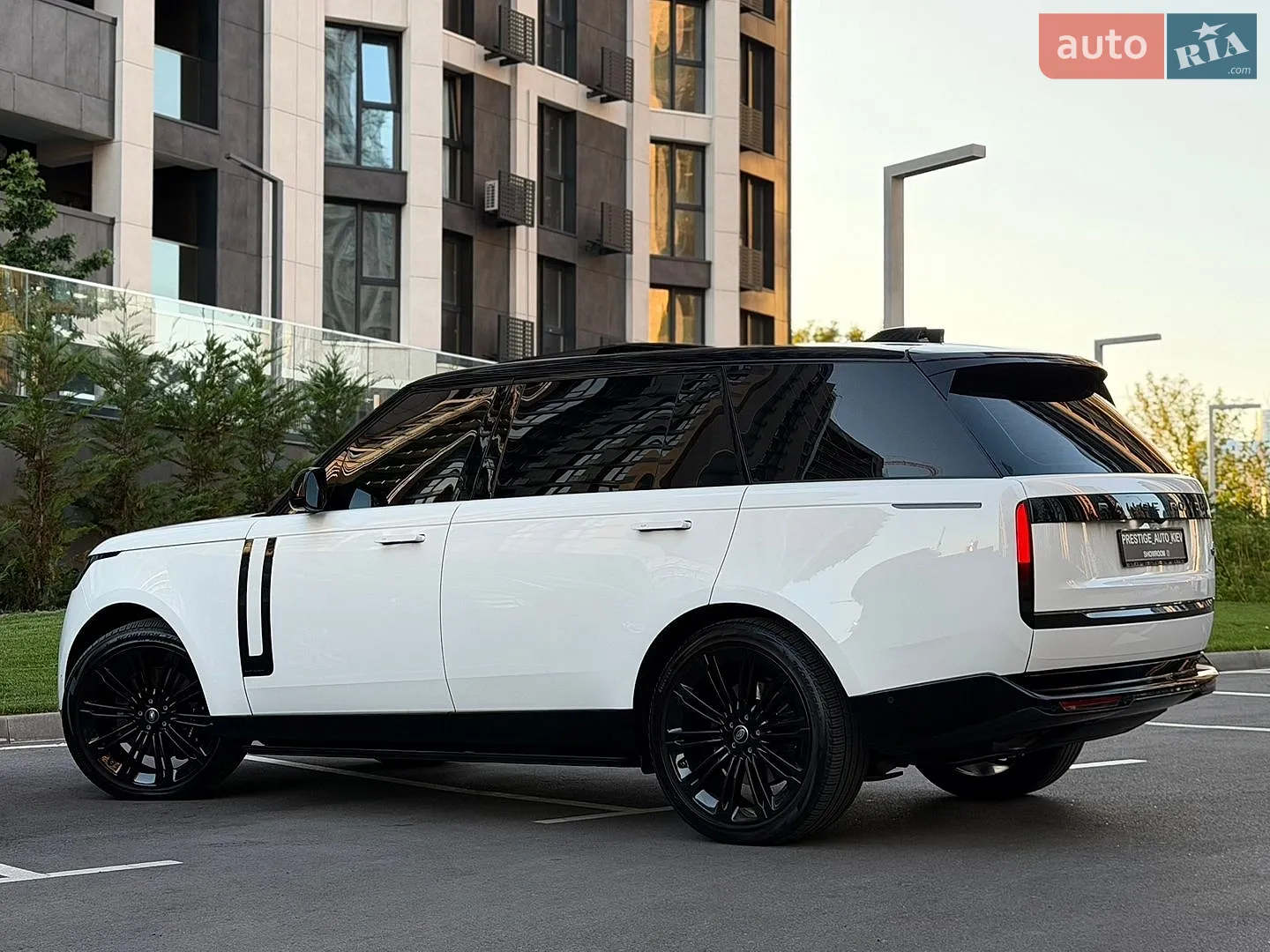 2023 Land Rover Range Rover - мініатюра 26