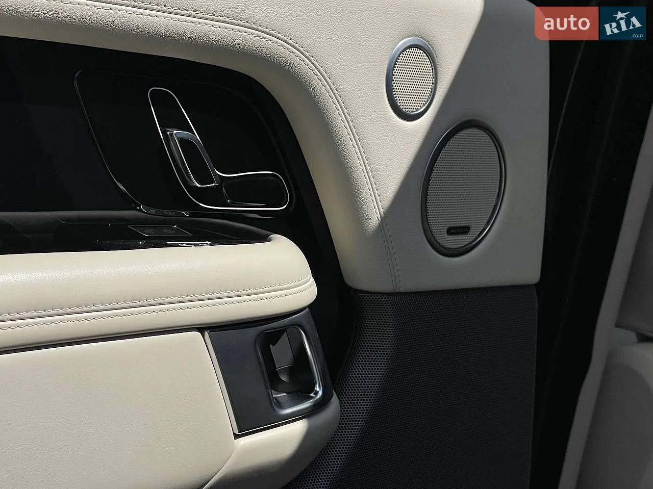 2020 Land Rover Range Rover - мініатюра 18
