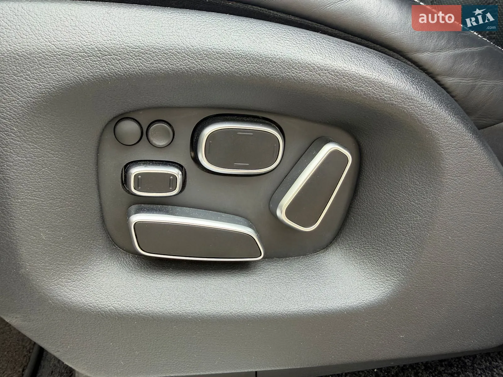 2013 Land Rover Range Rover - мініатюра 25
