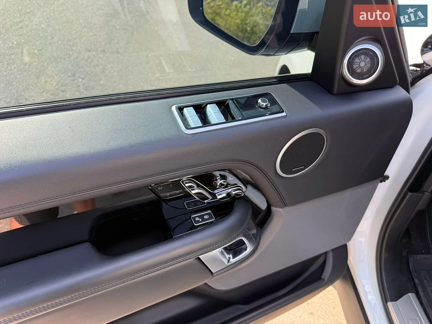 2018 Land Rover Range Rover - мініатюра 11