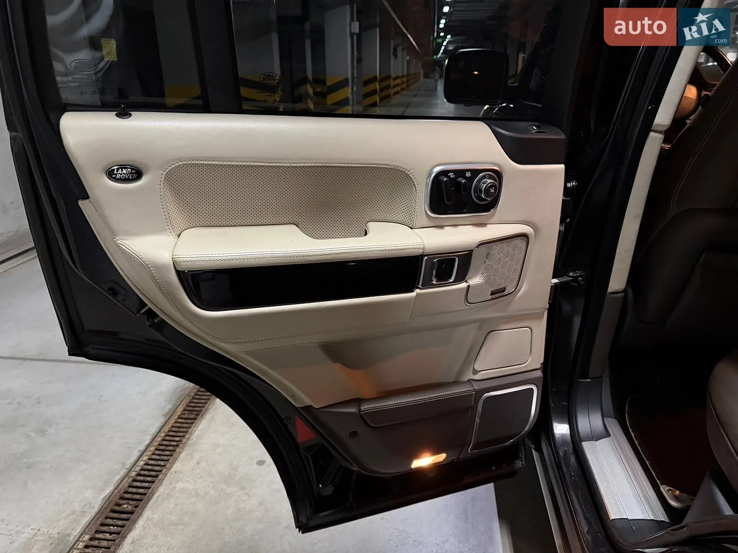 2011 Land Rover Range Rover - мініатюра 26