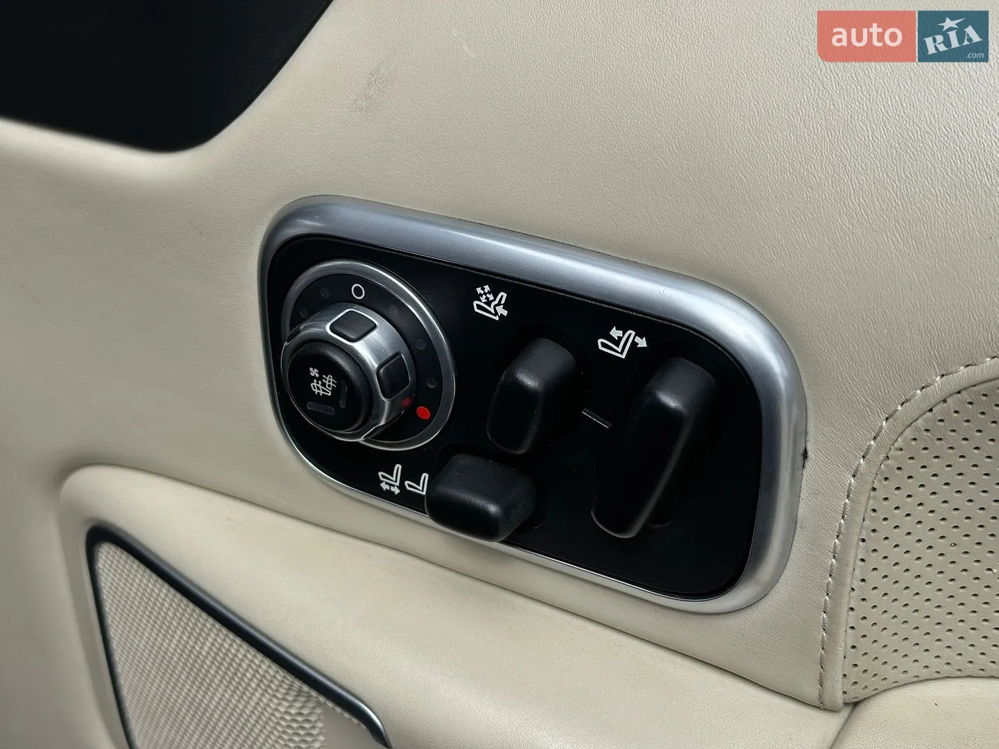 2011 Land Rover Range Rover - мініатюра 19