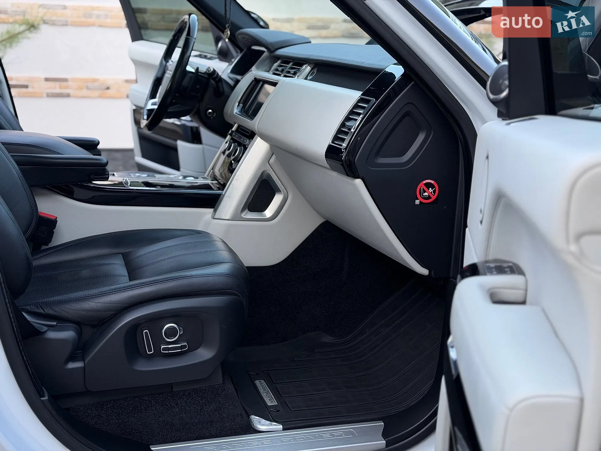2015 Land Rover Range Rover - мініатюра 48