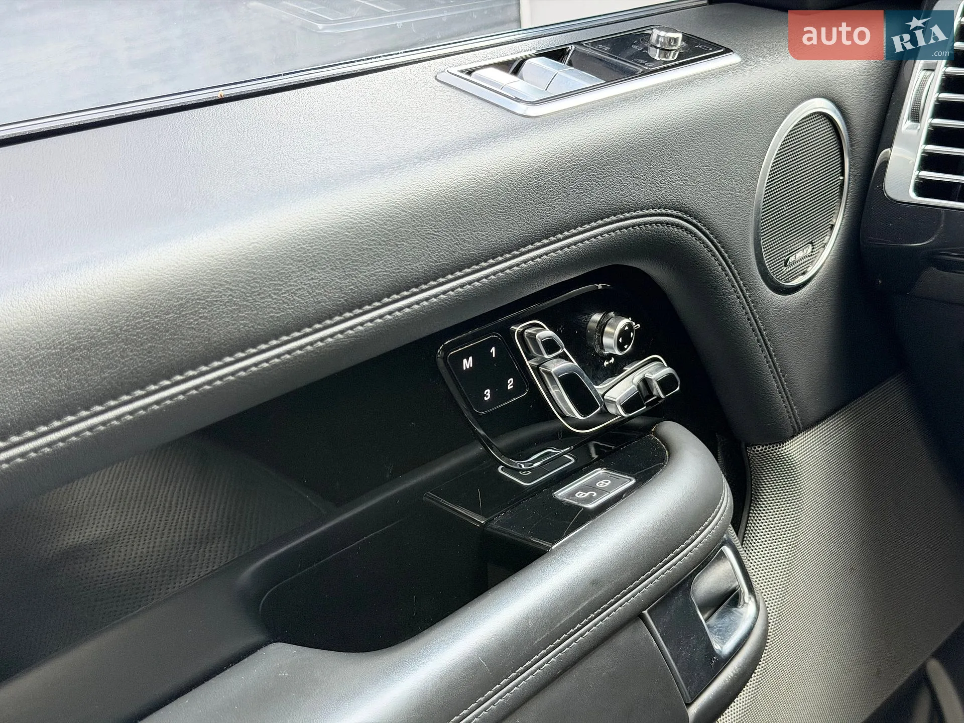 2018 Land Rover Range Rover - мініатюра 35