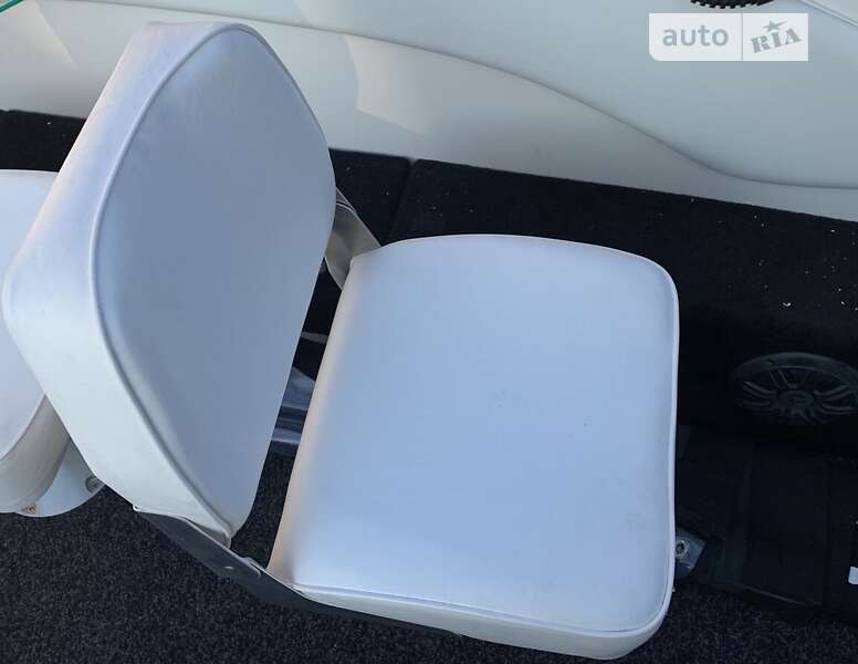 Катер Larson Cabrio 2011 в Запорожье