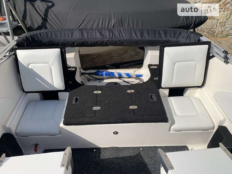 Катер Larson Cabrio 2011 в Запорожье