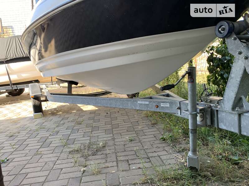 Катер Larson Cabrio 2011 в Запорожье