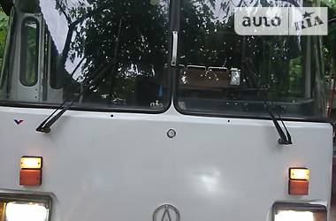 Автобус ЛАЗ 695 2000 в 
