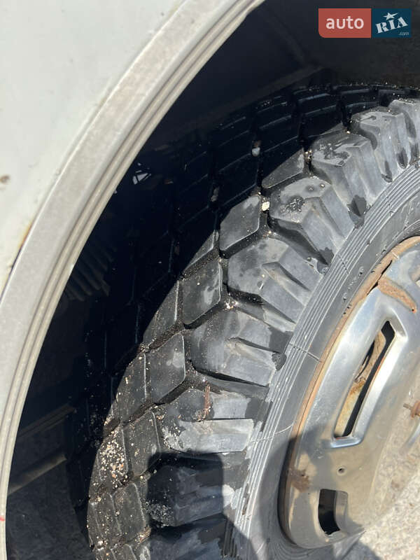 Міський автобус ЛАЗ 695 1993 в Києві фото 11 Міський автобус ЛАЗ 695 1993 в Києві