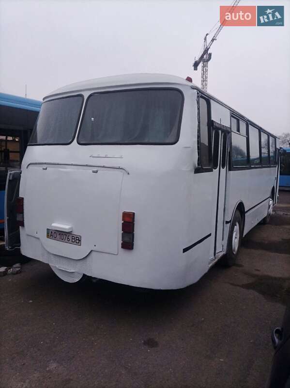 Пригородный автобус ЛАЗ 695 2000 в Ужгороде