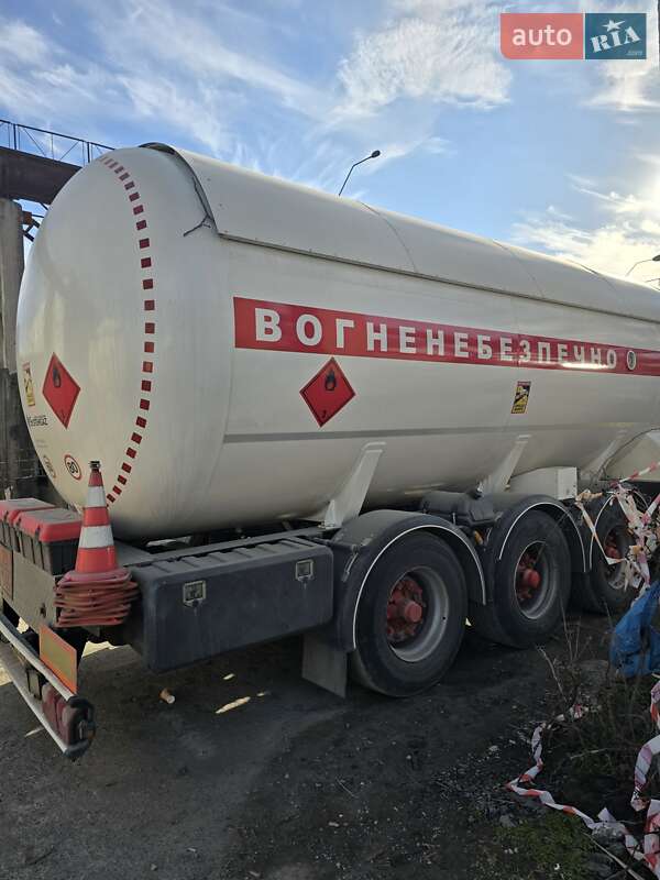 Газовоз LDS NG 2004 в Бурштині