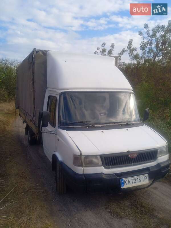 Тентованый LDV Convoy груз. 2004 в 