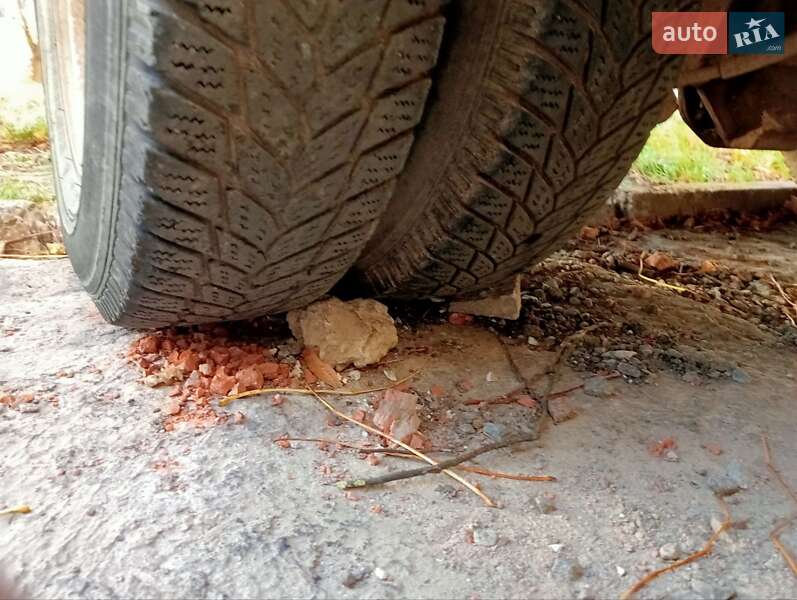 Грузовой фургон LDV Convoy 2003 в Львове